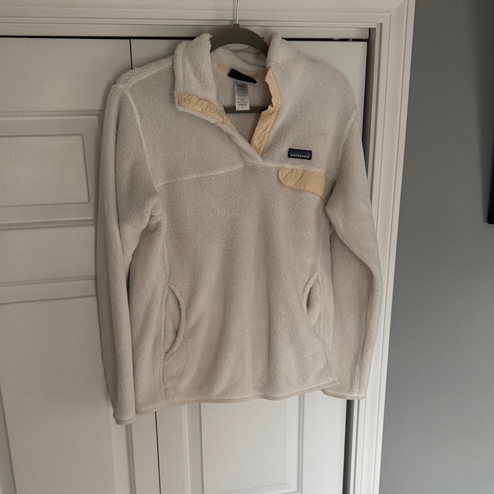 Patagonia Off-White Fleece Jacket